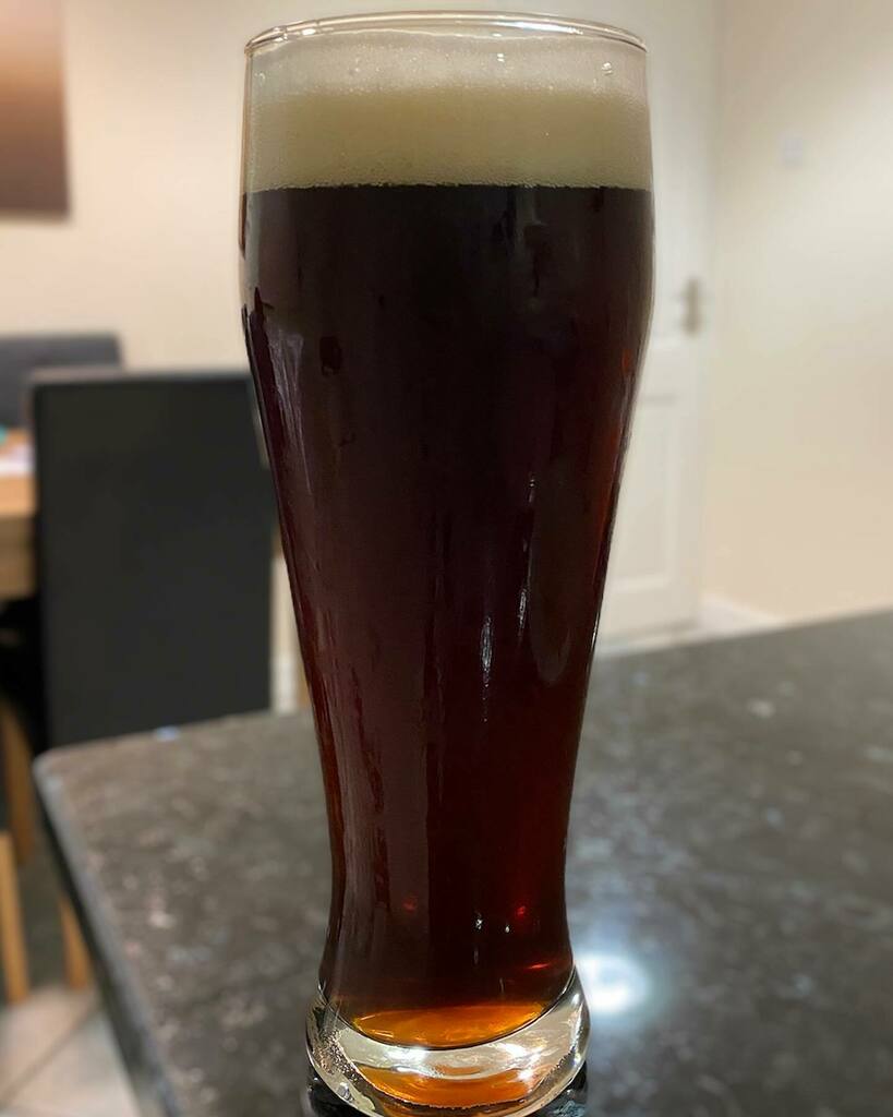WhiteLionBeer's tweet photo. Chocolate Hefeweizen 5.0%
Love this. Chocolate up front, with a hint of banana afterwards. Really easy drinking, everybody that's tried it has loved it. Can't believe I haven't seen more breweries do one!

#beer #brewing #homebrew #homebrewing #craftbeer… https://t.co/jhyjcdD5te https://t.co/1X166BSduX