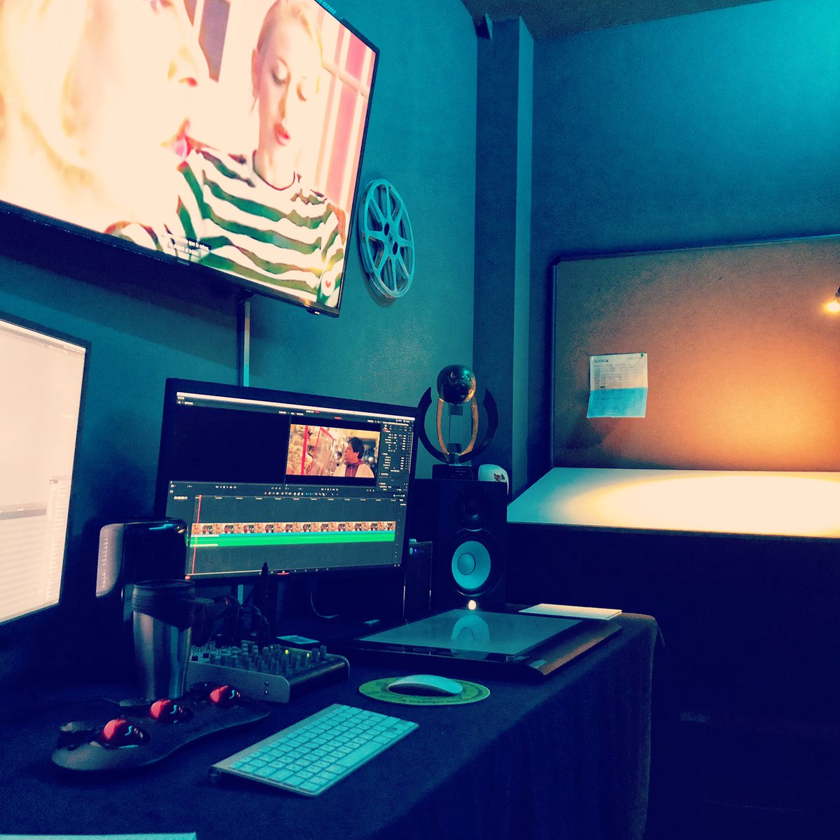 Todo el día en #postproduccion desde mi laboratorio para mi nueva #serie! #director #zaizar #Filmmaker