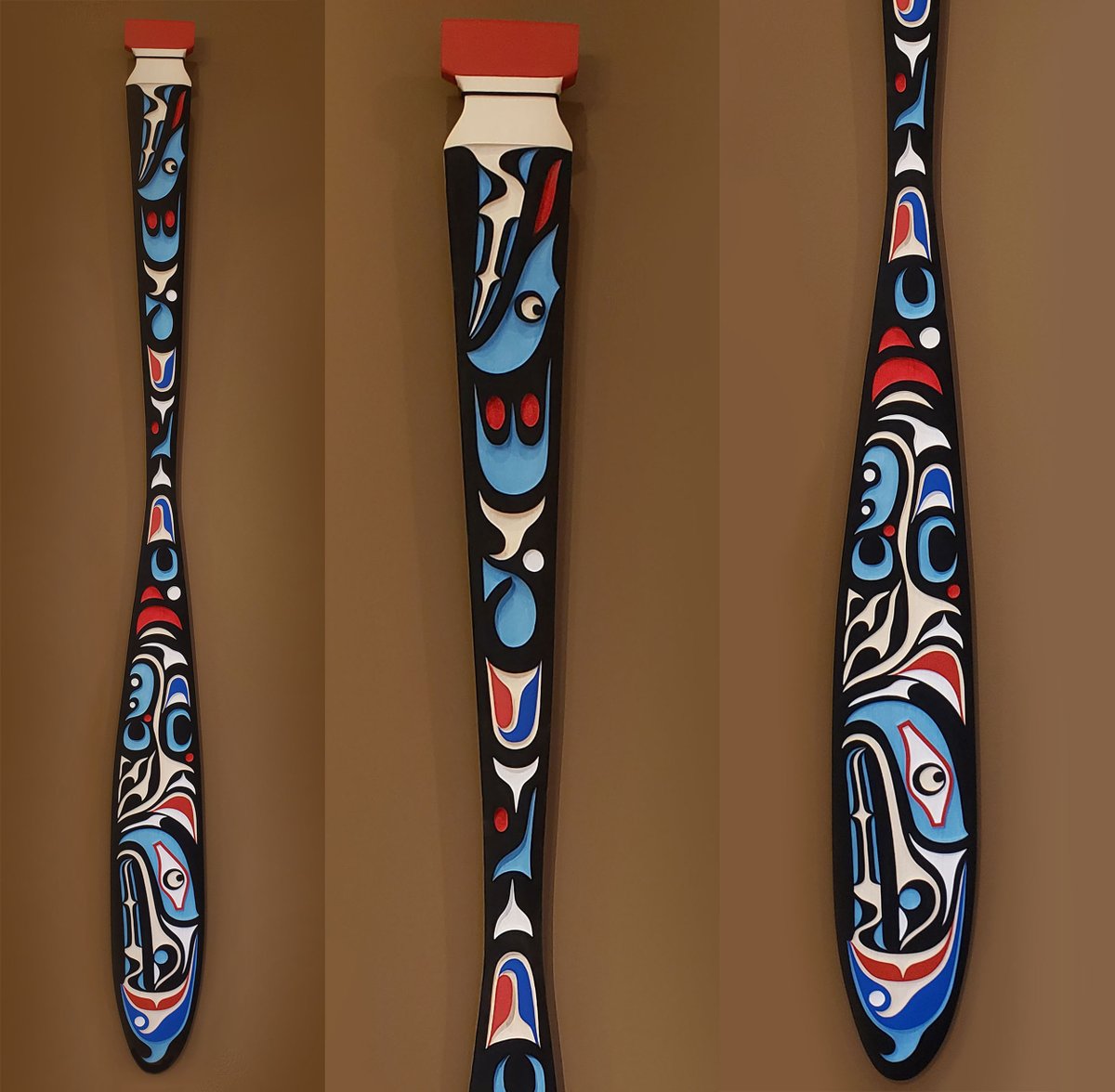 spiritsgallery's tweet photo. This Sea Wolf and Sisiutl Paddle has just arrived in the gallery from Kwaguʼł artist Trevor Hunt. This is the first time that Trevor has applied his sandblasting technique to a paddle and the result is a complex and deeply grooved design. #trevorhunt #kwakwakawakwart https://t.co/Tsz9dQcBsP