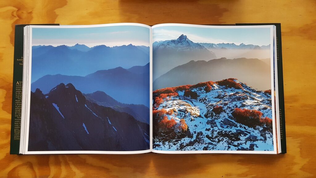 cronicalibre's tweet photo. Con descarga gratuita: Publican libro del parque nacional Pumalín Douglas Tompkins - https://t.co/vYB3jj881H https://t.co/BCedh890DT