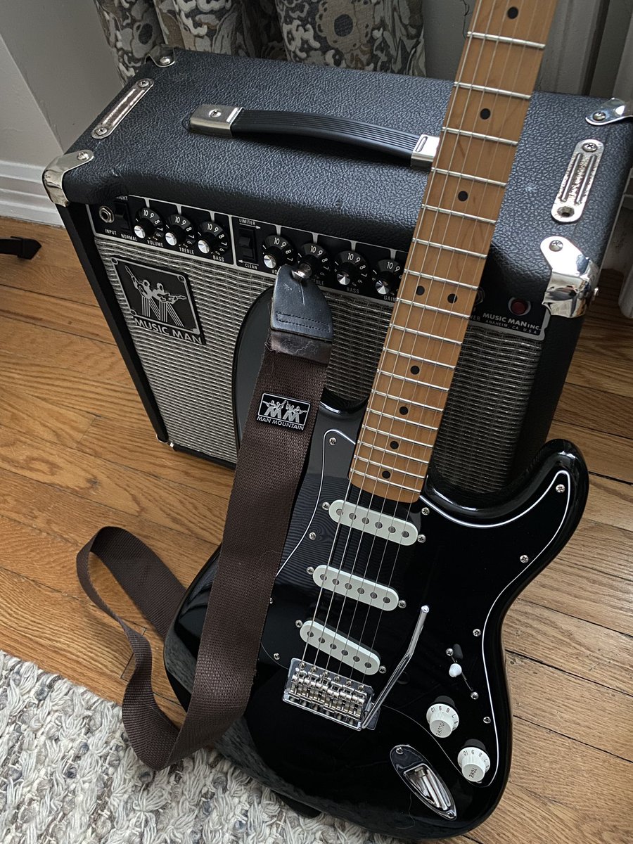 If there's two things we love it's vintage amps and black guitars, and the "Black 80's" variant of our new enamel pin goes perfectly with both. Both variants seem to be equally popular, so tell us in the comments which one is your favorite! manmountain.bandcamp.com/merch