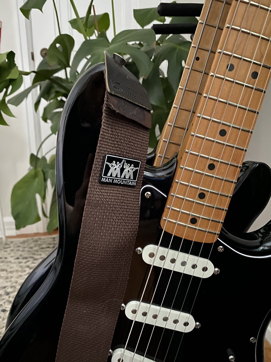 ManMountainBand's tweet photo. If there's two things we love it's vintage amps and black guitars, and the "Black 80's" variant of our new enamel pin goes perfectly with both. Both variants seem to be equally popular, so tell us in the comments which one is your favorite! https://t.co/EOh4l3W5Kr https://t.co/Xa1duhD0VW