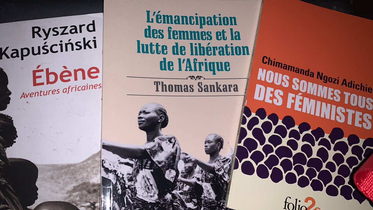 DearGraceJen's tweet photo. Lire 3 livres en même temps c’est un kiffe pour moi, qui est dans mon cas ? 😅😅😅 #booksaddict #teamlecture #teambooks https://t.co/S8woCaTEWH
