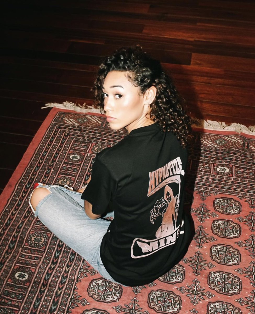 three6mafialife's tweet photo. Ladies We Gotchu!!! Mafia Queens🙏🏾🙏🏾🙏🏾❤️❤️❤️

#M4L #three6mafia #merch #queen 

#three6mafia https://t.co/MQ22ABG7FL https://t.co/c4ZrjgFxLo