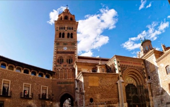 nnerea00's tweet photo. No os pasa que ✨Teruel✨ https://t.co/nf6ND7BO1y