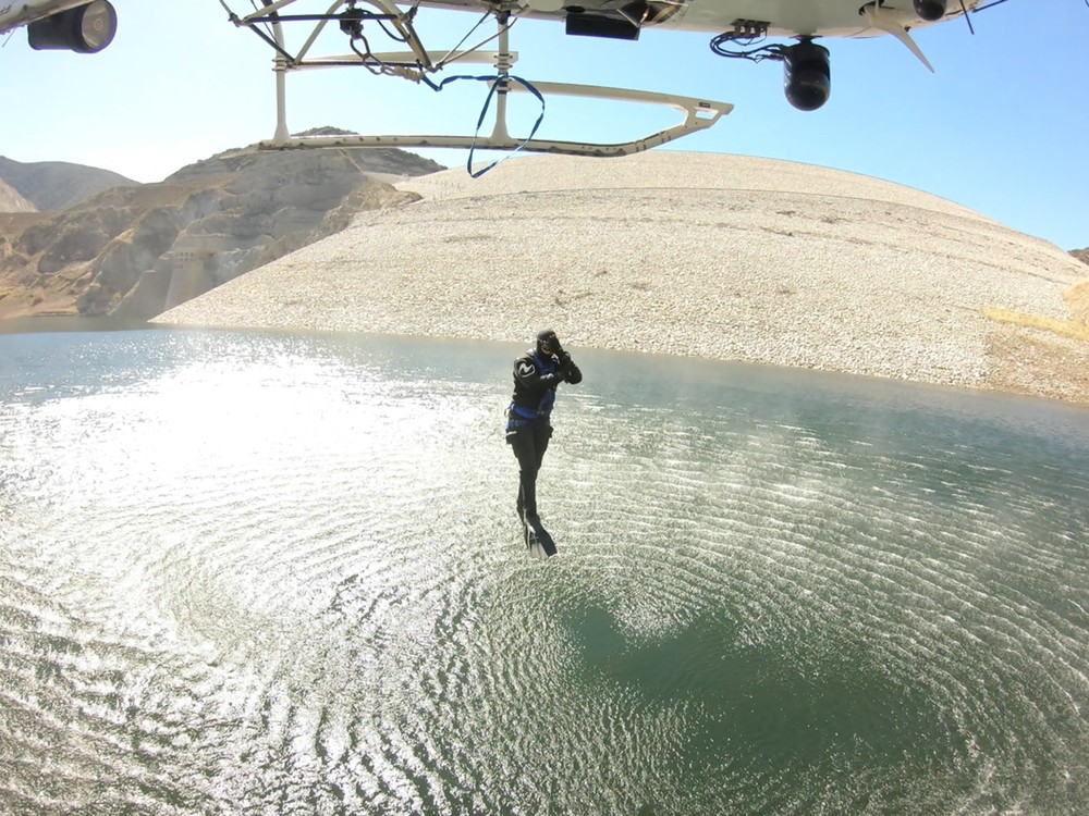 CentralStn's tweet photo. Sheriff's Dive Rescue Team training with Aviation in Swift Water operations. It is hugely important that pilots and rescue swimmers work together in dangerous conditions during heavy rains and flash floods. We are a Team! #sbcsd https://t.co/v9uXZ3Ig4X