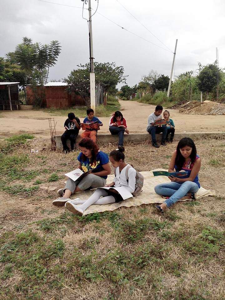 En la Sierra Sur de Oaxaca, queremos acercar la lectura a niñas, niños y jóvenes a través de espacios lúdicos; creemos en la lectura como una experiencia transformadora que nos ayuda a tener sociedades más incluyentes y participativas. 🏡👧🏽📚🧒🏽

#ElBalero #IniciativasKybernus2021