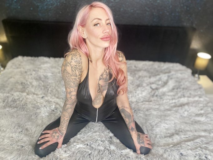 Don T Judge A Book By Its Cover 👼🏻🎀 #true #real #greeneyes #cottoncandy #pink #wella #illumina #inked<a href="/tag/true"class="tags">#true</a><a href="/tag/real"class="tags">#real</a><a href="/tag/pink"class="tags"><span>#pink</span></a><a href="/tag/tattoo"class="tags"><span>#tattoo</span></a><a href="/tag/inked"class="tags"><span>#inked</span></a><a href="/tag/inkedgirl"class="tags"><span>#inkedgirl</span></a><a href="/tag/ink"class="tags"><span>#ink</span></a><a href="/tag/greeneyes"class="tags"><span>#greeneyes</span></a>