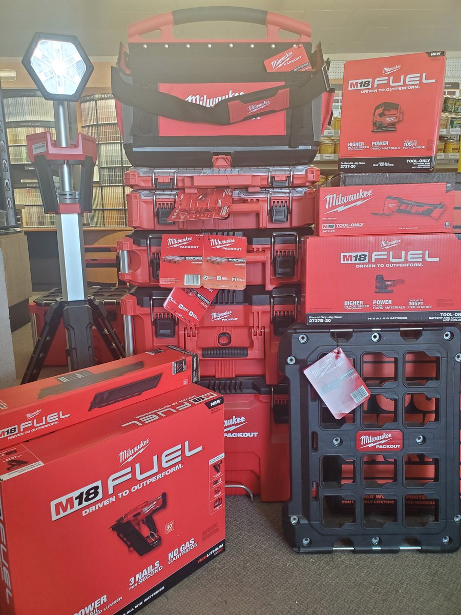 MactierMl's tweet image. Some more new arrivals.... #Packout #MilwaukeePowerTools #M18Fuel  #MLCrew #Mactier #MuskokaLumber