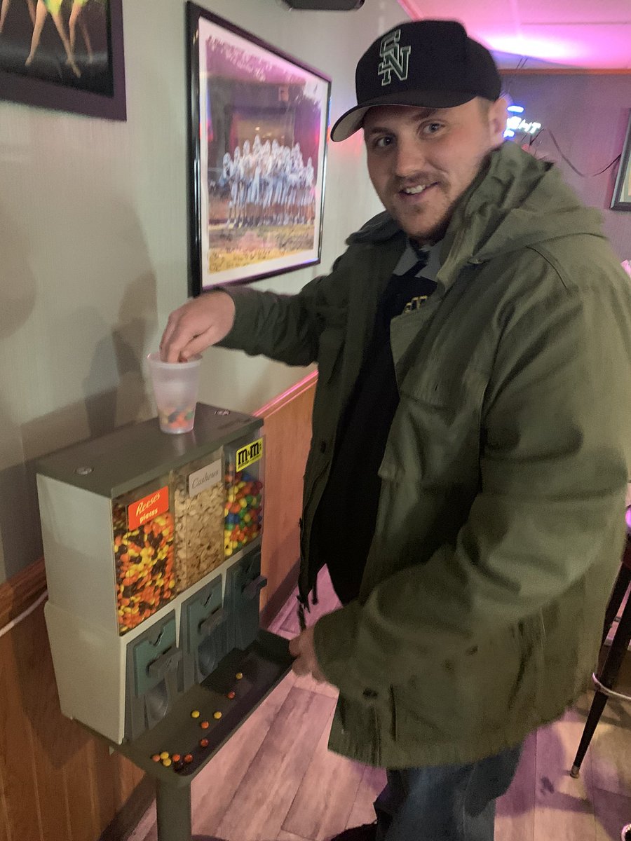 CoachDanMcCarty's tweet photo. Out in Green Bay for staff lunch. When you are @CoachUtesch and you just don’t get enough to eat - you resort to $0.25 candy machines to finish off the job!! #DLineProblems @SNCfootball @d_coop1 @coachhubbard41 @c_rylatt https://t.co/aTdVmbZLu3