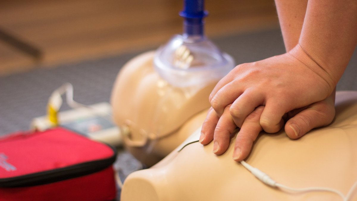 BothellFire's tweet photo. Have you thought about becoming CPR certified? What better time to do it than during #AmericanHeartMonth? Find an online course near you: https://t.co/J7WTlnw1gC #BothellFire https://t.co/VyGycPcp21