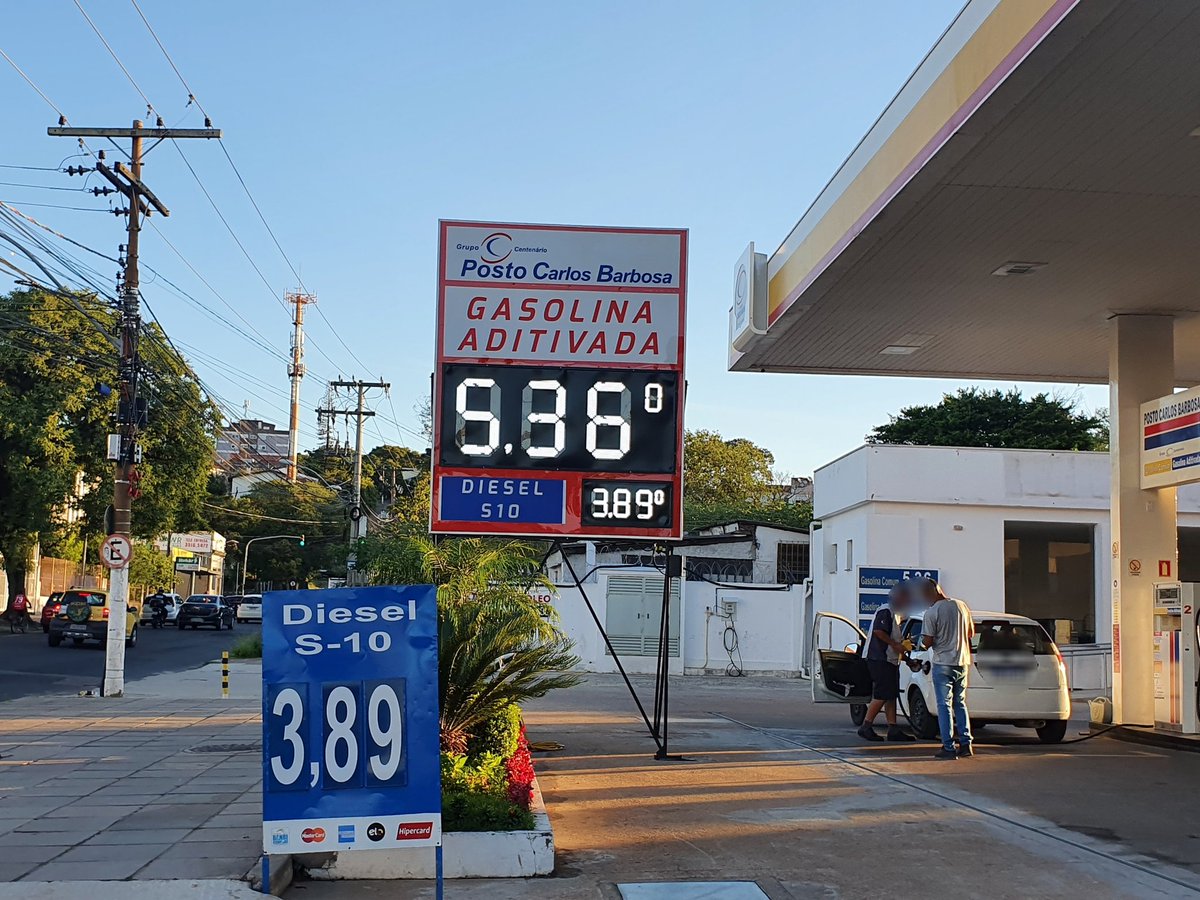 fernao_berthold's tweet image. Porto Alegre: Gasolina↗️
⛽ 5,36.
Ontem, o preço era R$4,96.
🌡️31°C.
#ForaDilma
