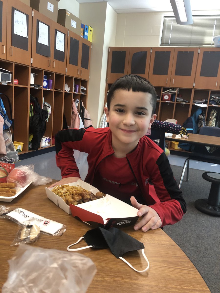 MsKelly_AHL's tweet photo. Thank you @PandaExpress for providing us lunches to celebrate and learn about Lunar New Year! #TrustyHuskies #CPSBest @MsSchneider_AHL @WrightMommyAHL https://t.co/w2kROYCdwc