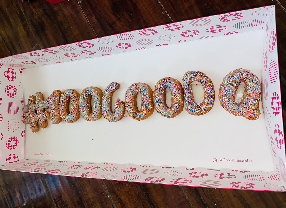 I’m ugly crying today because my sis <a href="/XiXiYang/">XiXi Yang</a> sent me a CUSTOM #100GOODQ <a href="/DKSDONUTS/">Dk's Donuts & Bakery</a> surprise made by <a href="/teasemay/">maylytao</a> 🥺🍩