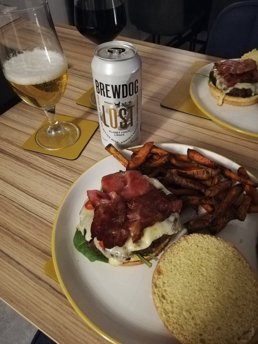 Dale_Munday's tweet photo. Worth the wait @BrewDog #LostBeer #lostgold. Went down so well with a spicy burger and sweet potato fries ๐ https://t.co/pySQAqYgdy