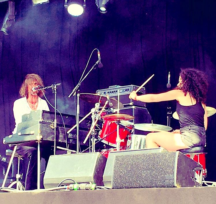 GerdDylan's tweet photo. Den Tastenmann #JamesLeg kann ich jedem nur dringend empfehlen. Macht live - wie hier beim 2019er @HaldernPop - unglaublich viel Spaß. Nur Stimme, Orgel und Schlagzeug. Hoffentlich bald wieder. #blues #heavyblues #EISENbleibt https://t.co/fwFGfgCkUJ