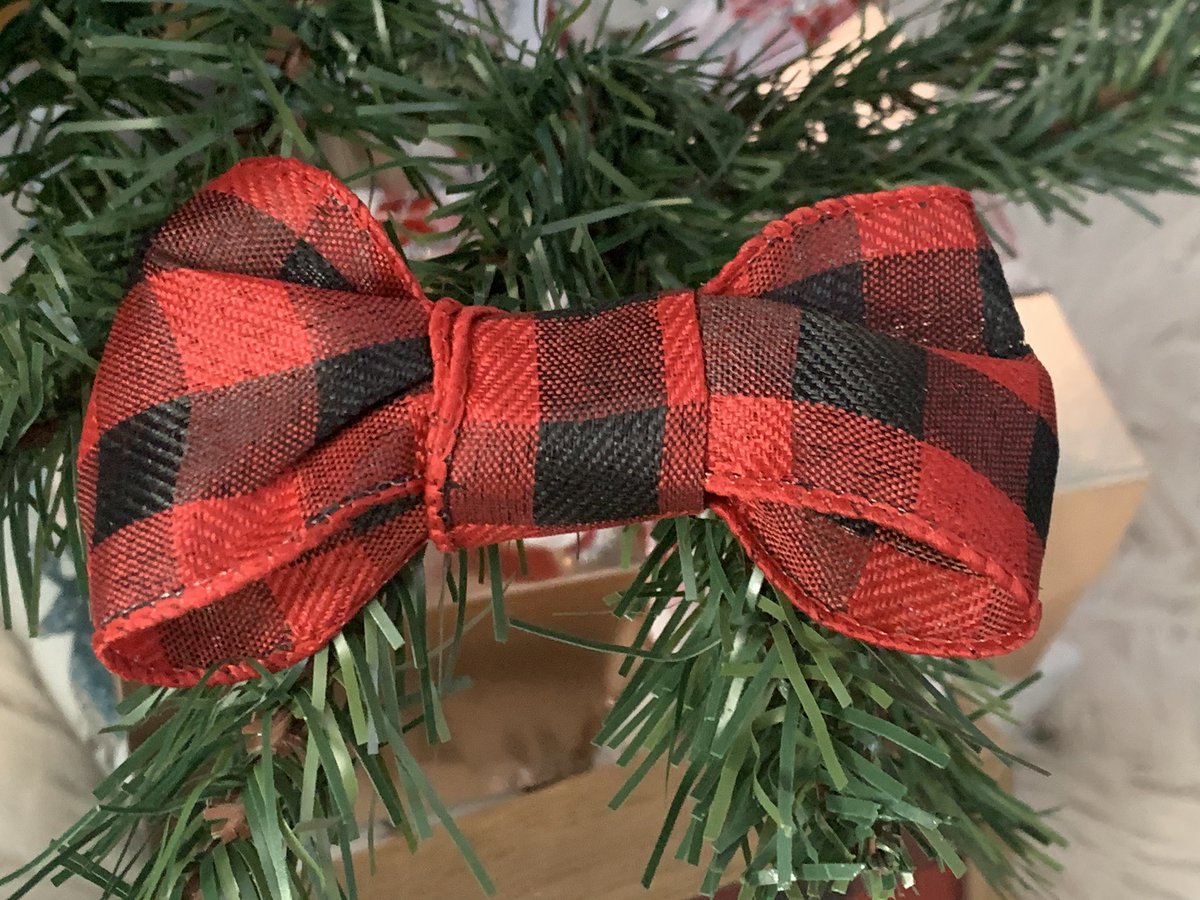 younghugs20's tweet photo. Bows! By Anzhelika, I “Believe” you will enjoy these hand-made treasures ☺️
#TREASURE #bows #redbows #kidsbows https://t.co/U57MIUKJPy