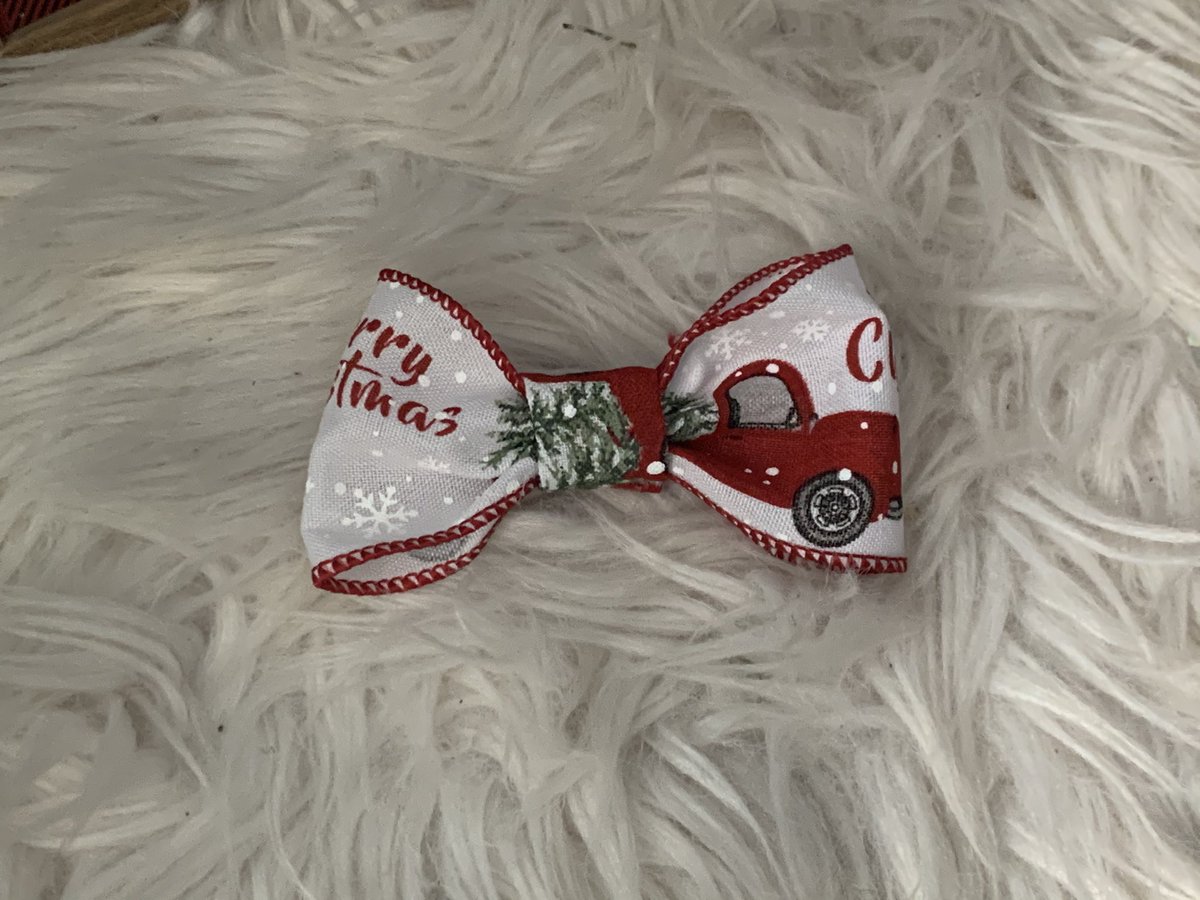younghugs20's tweet photo. Bows! By Anzhelika, I “Believe” you will enjoy these hand-made treasures ☺️
#TREASURE #bows #redbows #kidsbows https://t.co/U57MIUKJPy