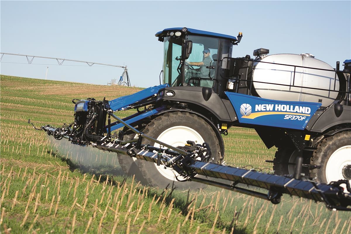 Here’s a quick video overview of the Guardian™ SP370 front sprayer. It protects what’s important, and keeps you productive and comfortable throughout the growing season. bit.ly/3aQPINj