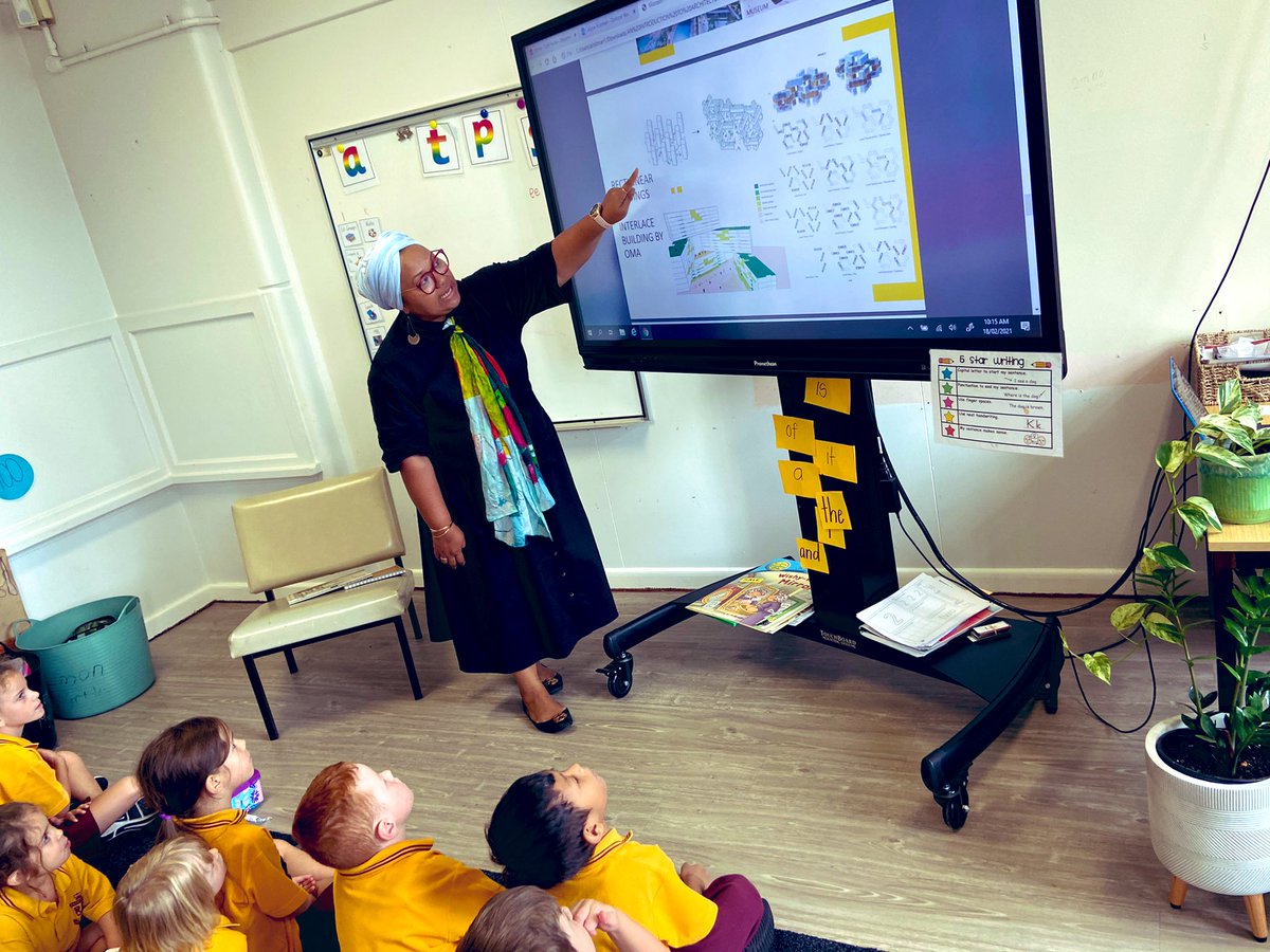 An architect was the perfect expert to help K2 think about how spaces are created for different purposes, including learning &amp; collaborating. #pbl #Playbasedlearning