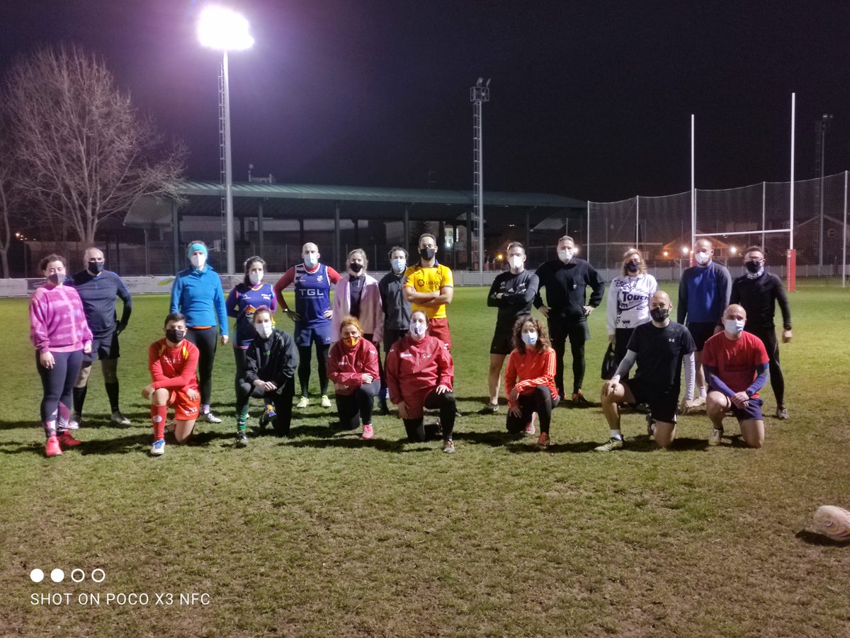 ArroyoTouch's tweet photo. Hoy nos ha acompañado el tiempo, la asistencia de jugador@s, la motivación, las ganas, la diversión...es un placer compartir este deporte con este grandisimo grupo🏉 #rugbytouch #rugbyarroyo #arroyotouch #rugbyvalladolid https://t.co/gBHsQ6ezm3