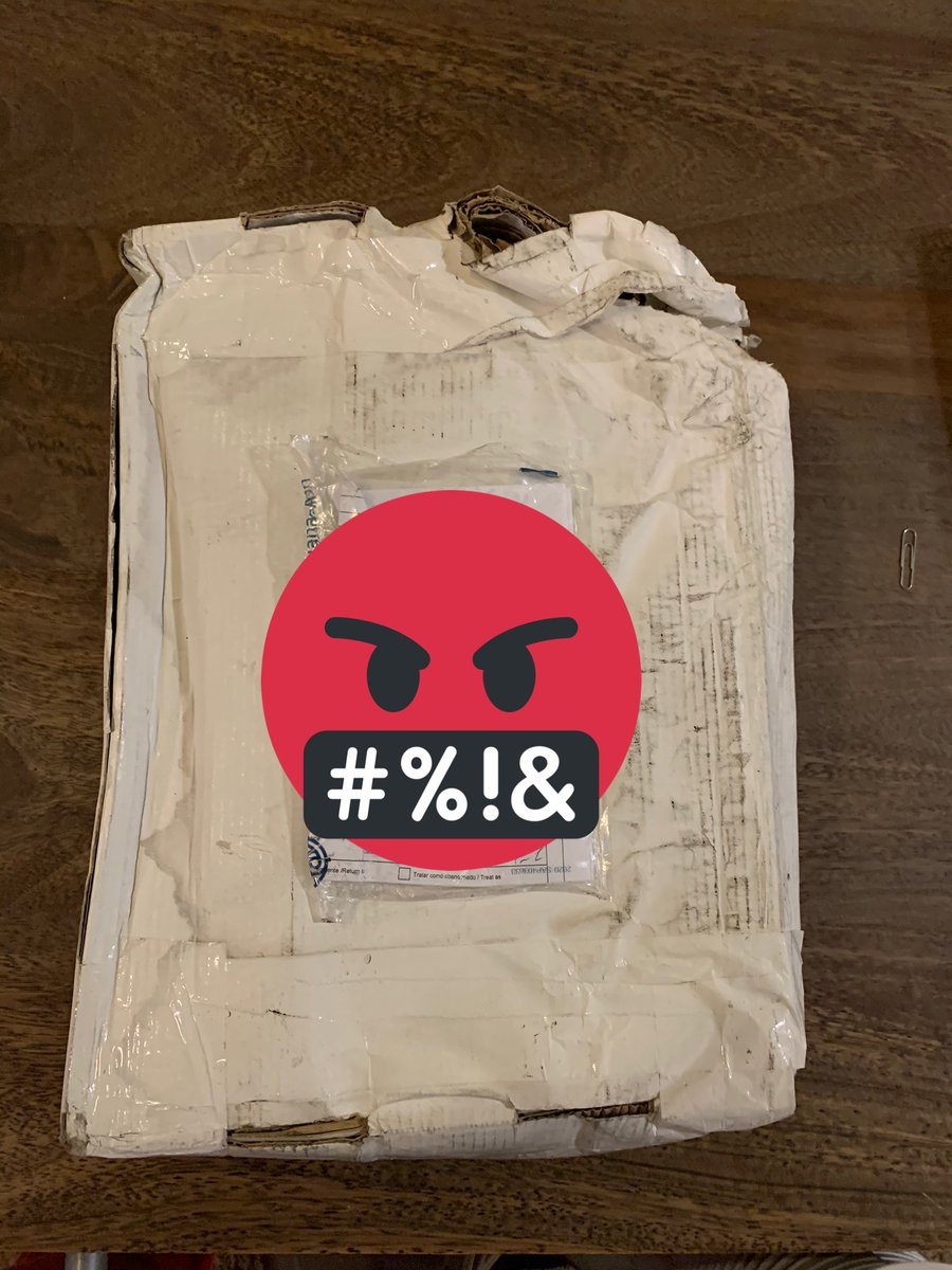 baklactik's tweet photo. This is how @USPS @USPSHelp treat your packages!! #Amazon wouldn’t do this! #dispatch #USPSdelays #uspsnightmare https://t.co/v1Gltd9yxV
