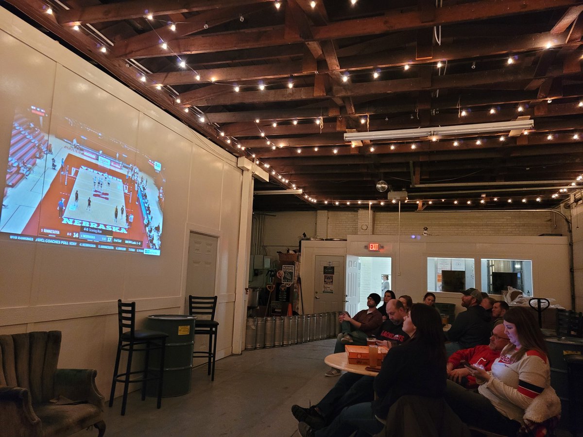 FirstStreetBrew's tweet image. Hanging at the brewery, cheering on the @Huskervball.
#befirstclass #B1GBlockParty #B1GVolleyball