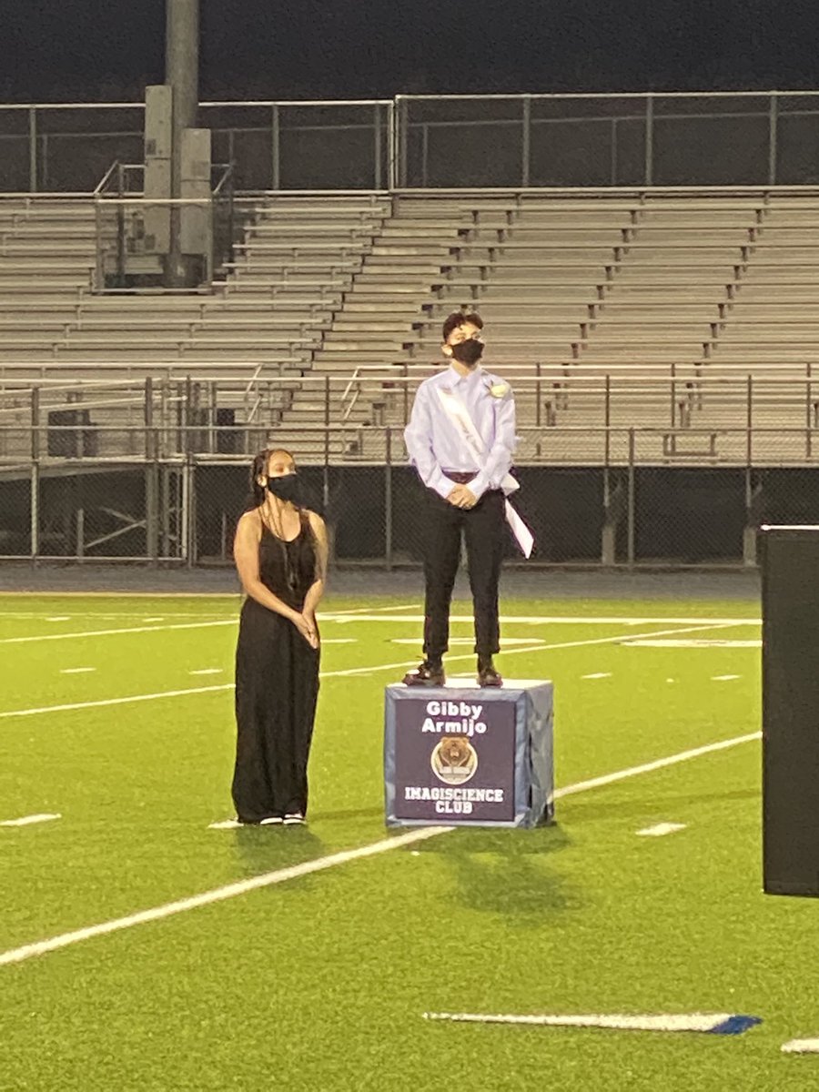 LOHS_Grizzlies's tweet photo. Congratulations to the 2021 LOHS Homecoming King Gibby Armijo and Homecoming Queen Krystal Toy!! #clawsup https://t.co/wE9MkRBpm3