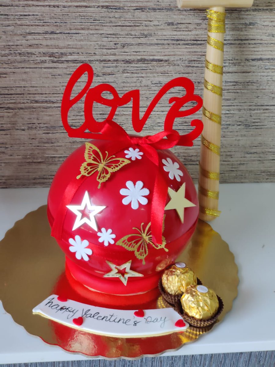 CakevalleyDelhi's tweet photo. A warm and fuzzy pound cake filled with candy hearts that will sweeten any Valentine's Day.
#PinataCake #ValentinesDaySpecial #TheFoodie
Who doesn't like a cake with a surprise inside?
#Cakevalleypinatacakes
#smashcakes
#hammercake
#pinatacakes
#homebakers
#pinatalovers https://t.co/wMuYL20WG0