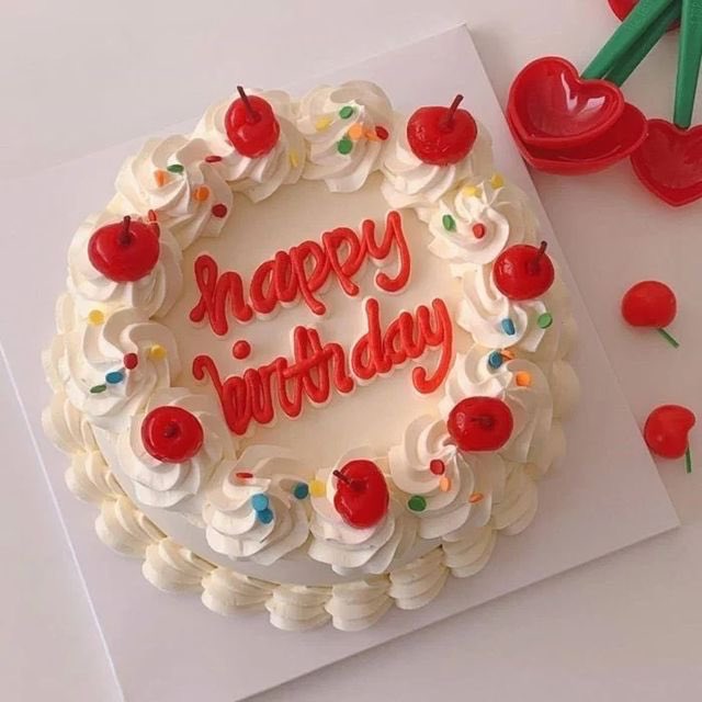 تويتر 森永タミー على تويتر 誕生日だけどダイエット中なのでケーキは食べない W ｼｬｷｰﾝ 代わりに貼って眺めます 笑 T Co Hzbktke5qq