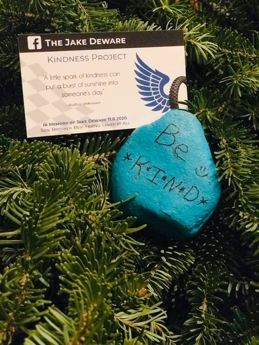 MonicaWMUR's tweet photo. The Jake Deware Kindness Project honors a NH 20-year-old who died in a dirt bike accident in Nov. He was known for spreading kindness, so his loved ones created cards for people to pass out while committing random acts of kindness in Jake's name. #wmur #NHTogether https://t.co/isaU296kT3