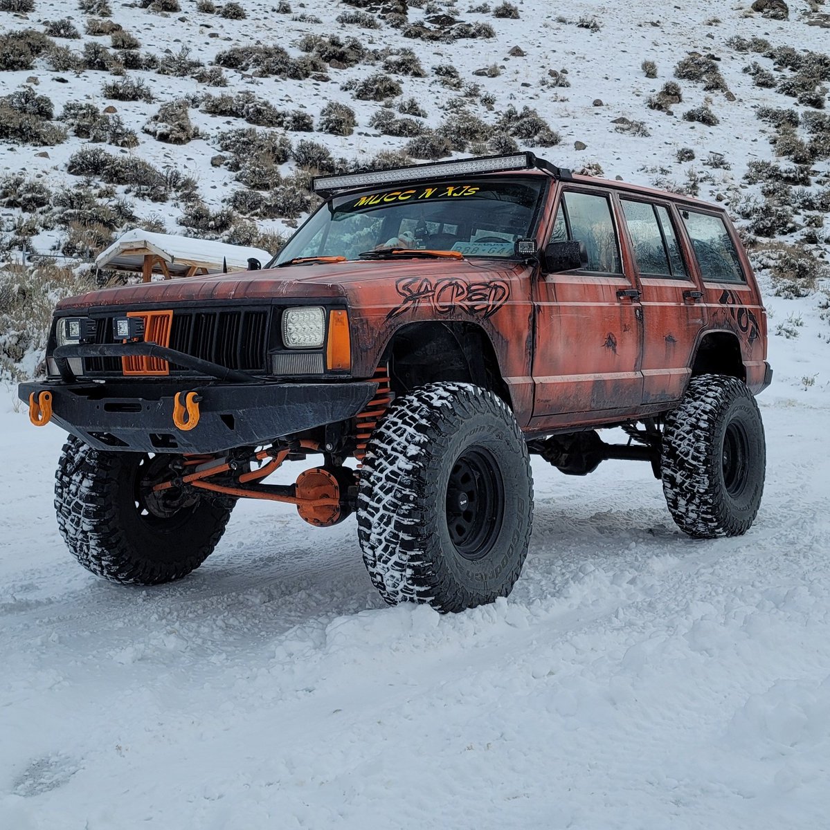 Sacred_XJ's tweet photo. @YukonGearAxle @BarbieJeepGrl89 .. Sacred will be out deep in the hills of Northern Nevada doing what its being build to do #goldprospecting #findinggold @timsvegas with trusted @YukonGearAxle front chromoly axle shafts (aint found enough gold for the rear 8.8 shafts....yet)...enjoy yalls weekend! https://t.co/ZaGXPVzq57