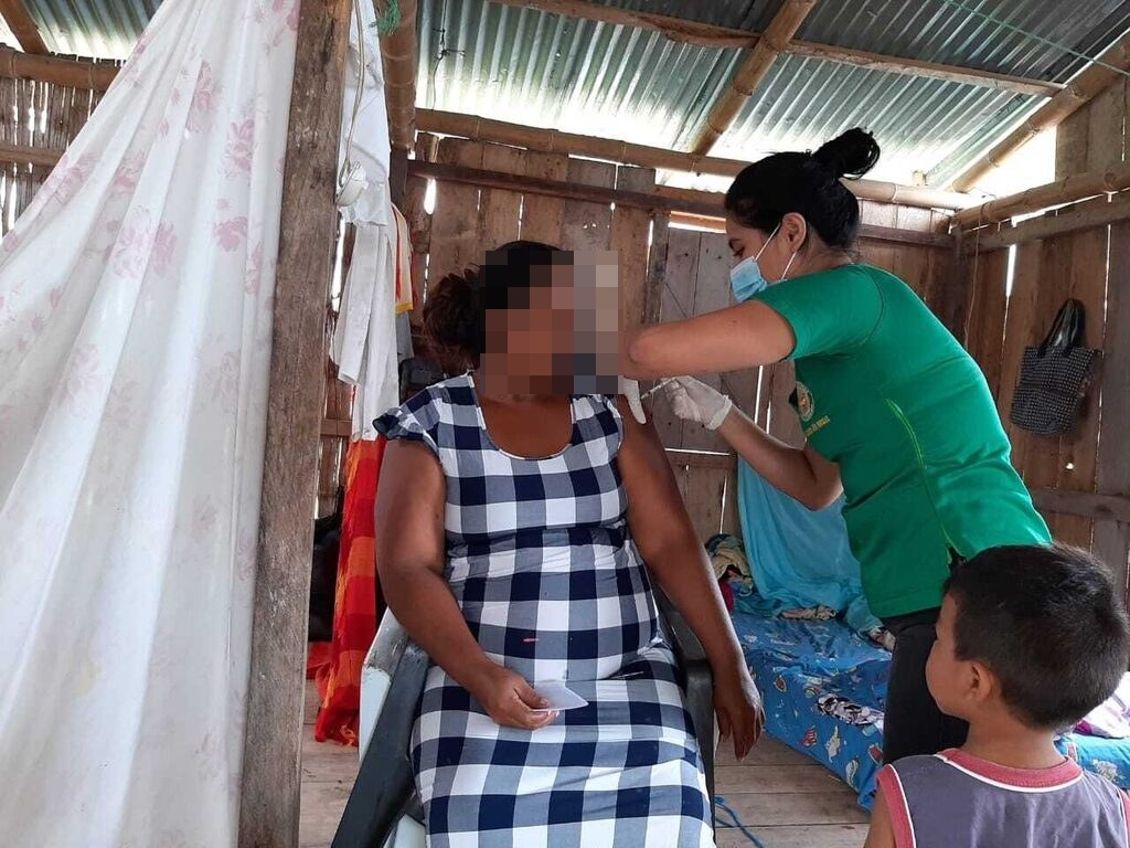 SaludImbabura's tweet photo. #ActivadosPorLaSalud | Con el objetivo de proteger a la población de enfermedades inmunoprebenibles, el personal de salud del #Distrito08D03 aplica las vacunas del esquema regular a la población infantil y embarazadas en el territorio de inlfuencia. #SomosMSP https://t.co/iVh4qLmY9V