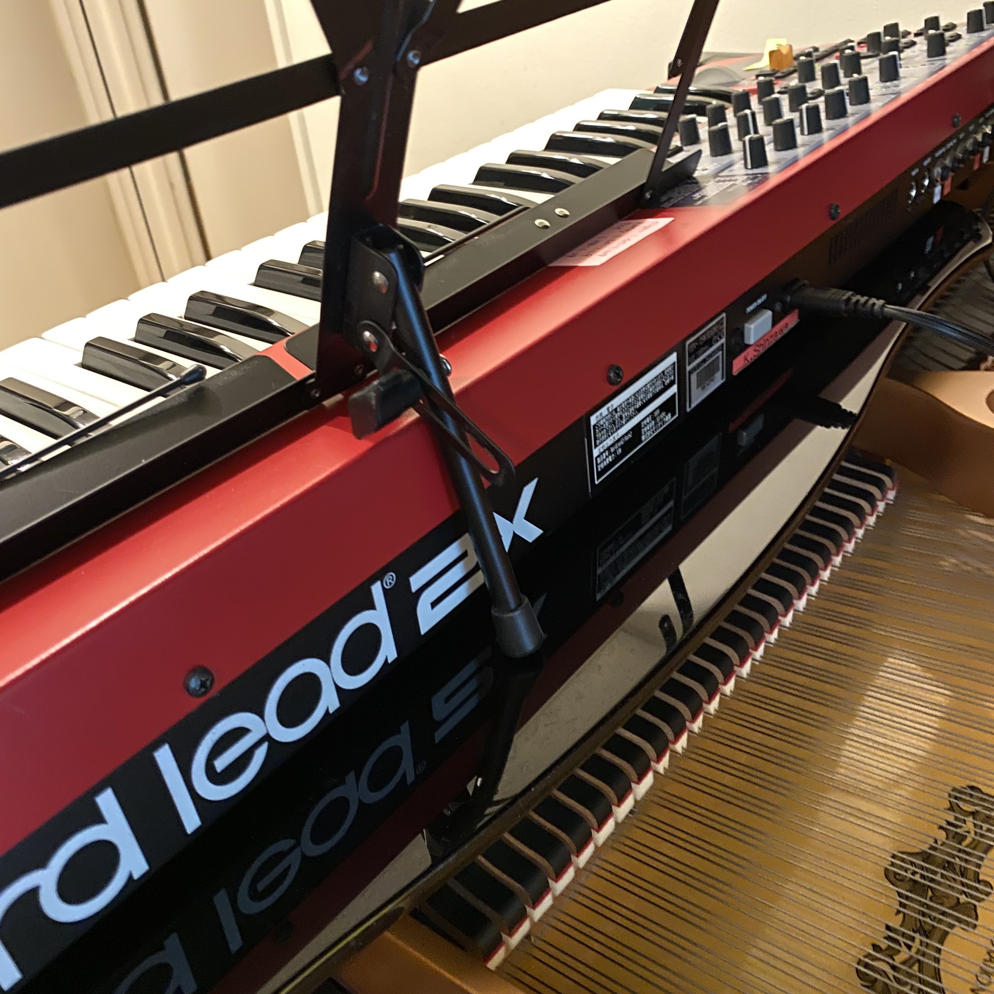 NORD ( ノード ) Music Stand V2 譜面台 送料無料 | サウンドハウス