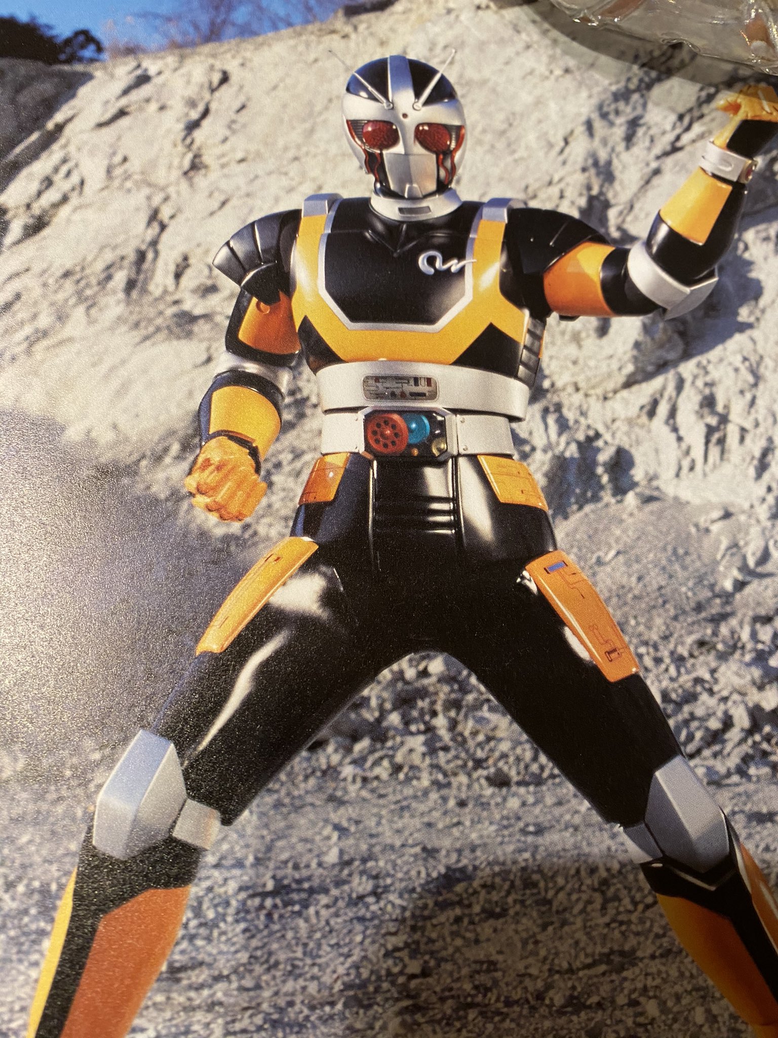 Twitter 上的 Souto 仮面ライダーblack Rxはフォームチェンジもあって平成ライダーの先駆けだと思うんだけど 幼いころなぜかロボ ライダーは自分なんじゃないかと思っていた だからか僕のエフェクターボードにいます笑 ブラックとrxで南光太郎の服も違うのよね
