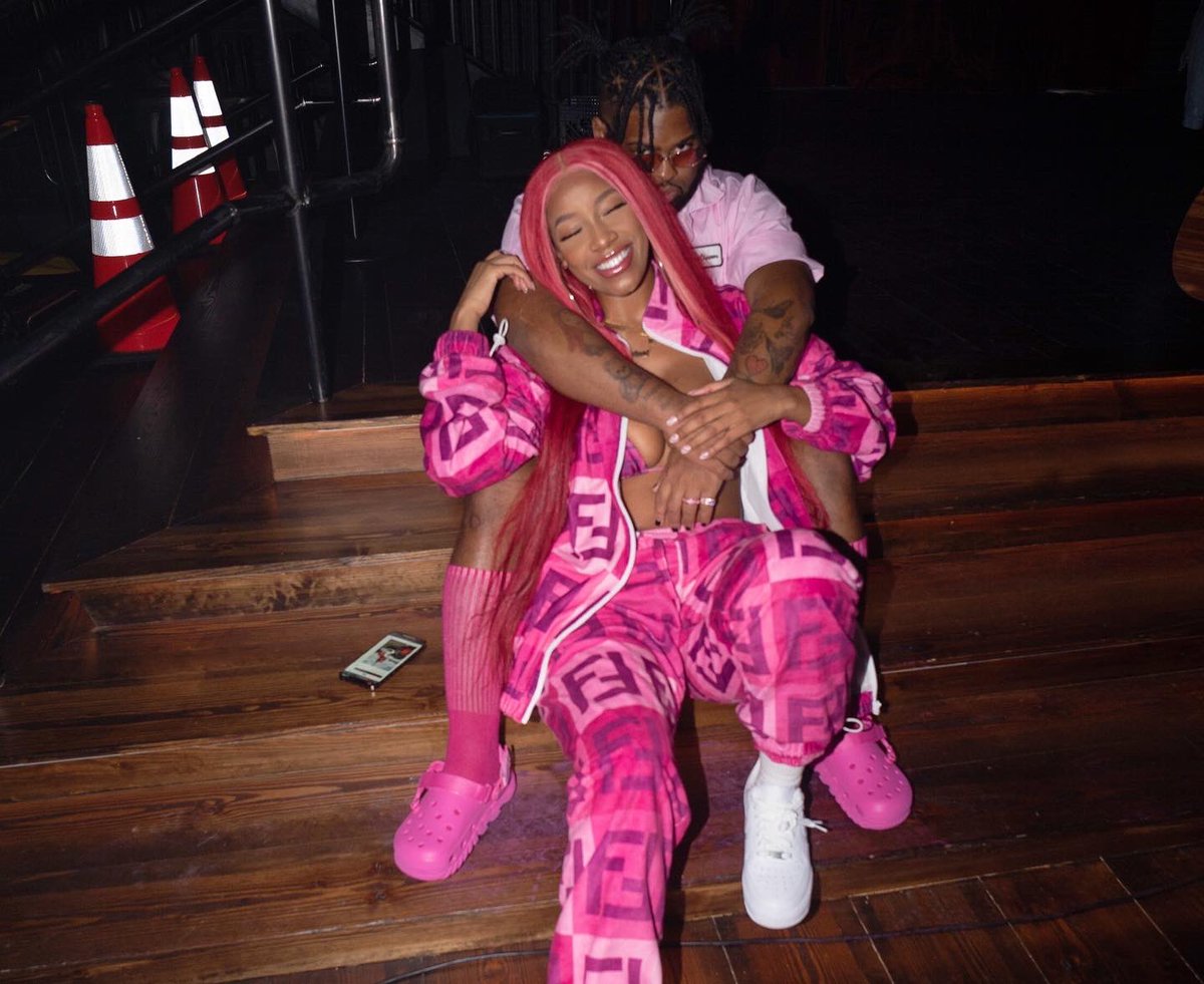 Pink Sweat$ (@realpinksweats) on Twitter photo 2021-02-20 00:00:07 Happy place 💗🧸🐰 Happy place 💗🧸🐰