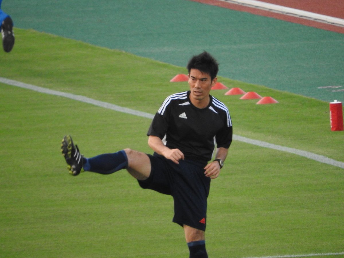 あるびとろ 審判分析 37 柿沼 亨さん 昨年はj2担当主審として活動 アディショナルタイムが18分になってしまった清水 神戸の試合で主審を務めており その結果j2担当にある意味 降格 してしまったが 今シーズンはカムバックが期待される T Co