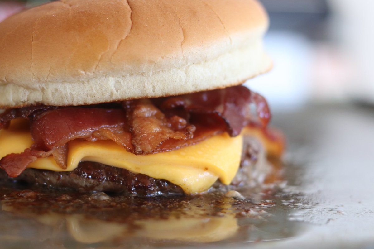 Nation's Giant Hamburgers tweet media