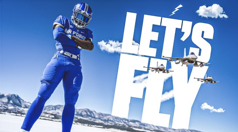 kjminiefield's tweet photo. So blessed to have received my 1st offer from THE AIR FORCE ACADEMY ✈️✈️✈️ @COACH_HIMEY @CoachRoyLopez #BoltBrotherhood #LetsFly https://t.co/b2RhOB2o0u