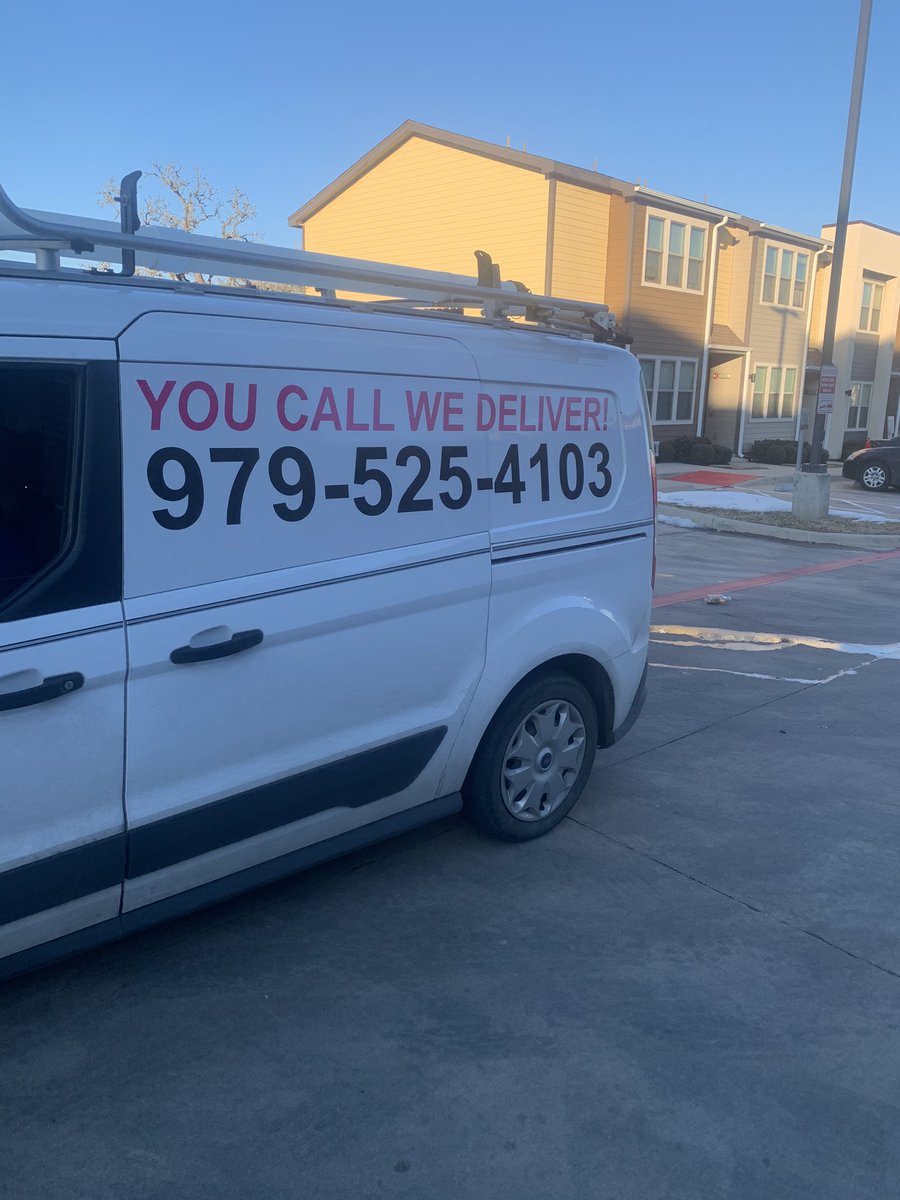 yktvcaleb's tweet image. YALL, i just found a Black owned business in the Prairie View/Waller/ Hempstead Area and she does grocery deliveries and takeout food orders!! RT this because we support black owned businesses out here and you never know who this could help!! @Lady_Js_