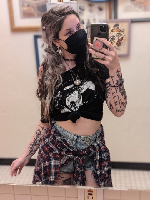 I would like some attention... please ✨ https://t.co/UKLUJpLzMI<a href="/tag/nsfwtw"class="tags"><span>#nsfwtw</span></a>