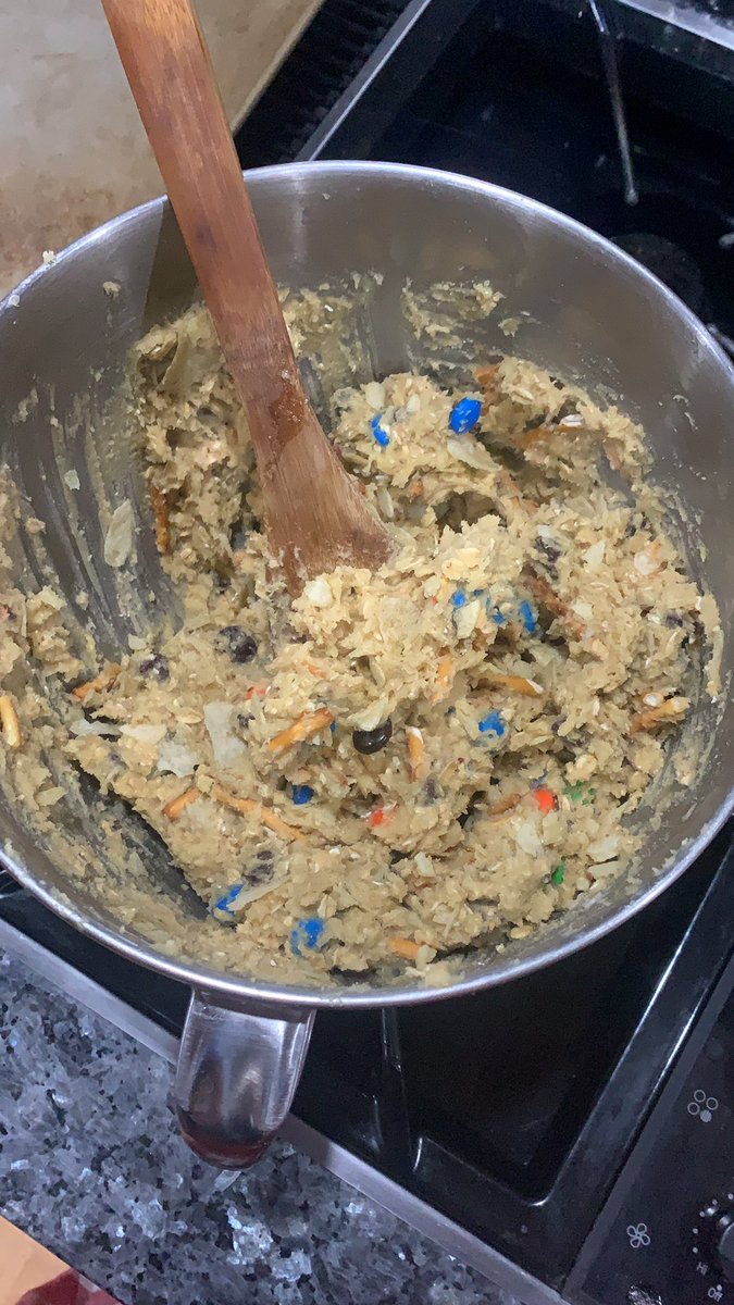 Hunter_Mom's tweet photo. To add mini marshmallows, or to not add mini marshmallows? 🤔 https://t.co/cEjFTezPYo