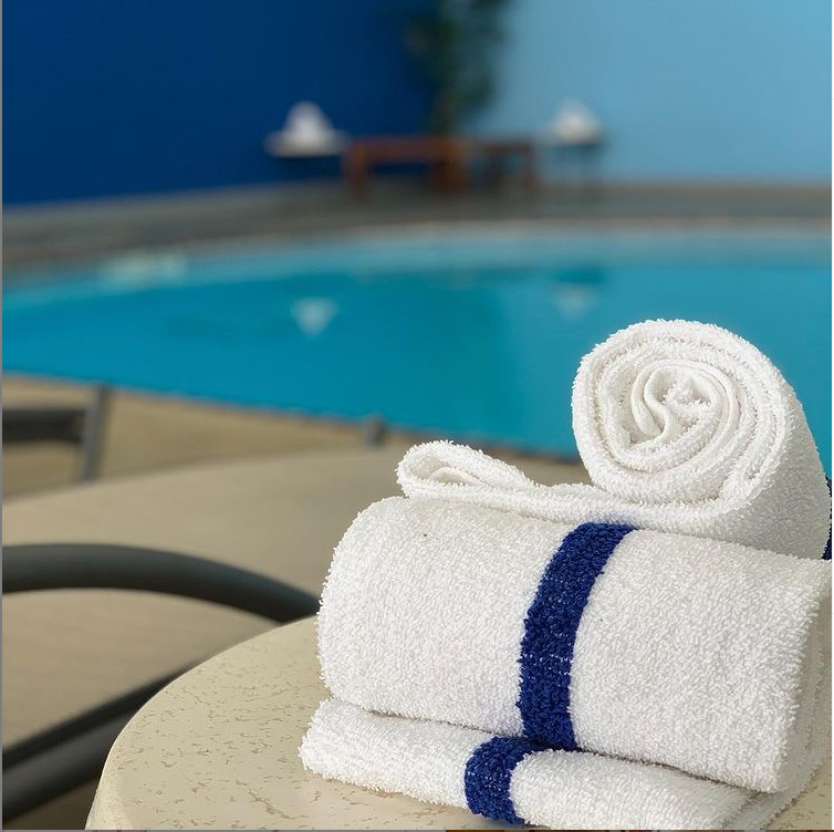 RadissonMadison's tweet image. TGIF! The Weekend is here. Try out our jacuzzi and pool area to warm up! Also check out our website for all of our other amenities! #Madison #jacuzzi #PoolParty 

radissonhotels.com/en-us/hotels/r…