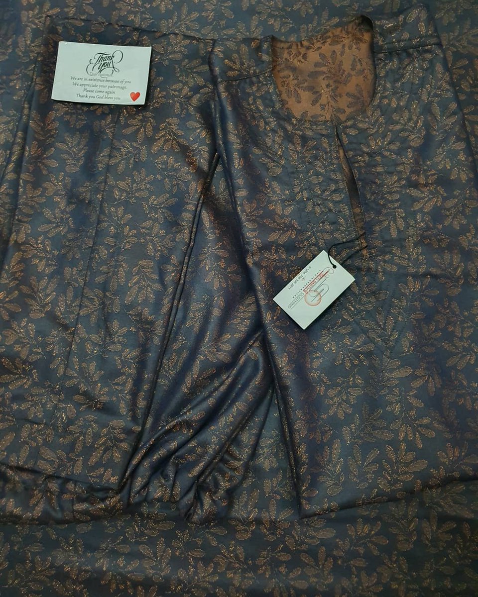 seyismiths's tweet photo. 2 piece
Slit neck
Flowery print
Available on request
07063362271 https://t.co/pi8G6FoMtg