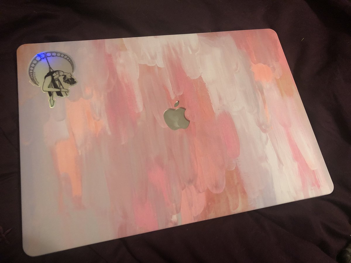 adahmalikwrites's tweet photo. happy weekend!!
where good girls get treats!!
rewarding myself after project kick off week, with homemade pepperoni pizza, bubble tea, fresh flowers, sitting by the fire, and a new case for my macbook with a shibari sticker!
treat yourselves to something lovely
#selfdomming https://t.co/FCHEAkxjdg