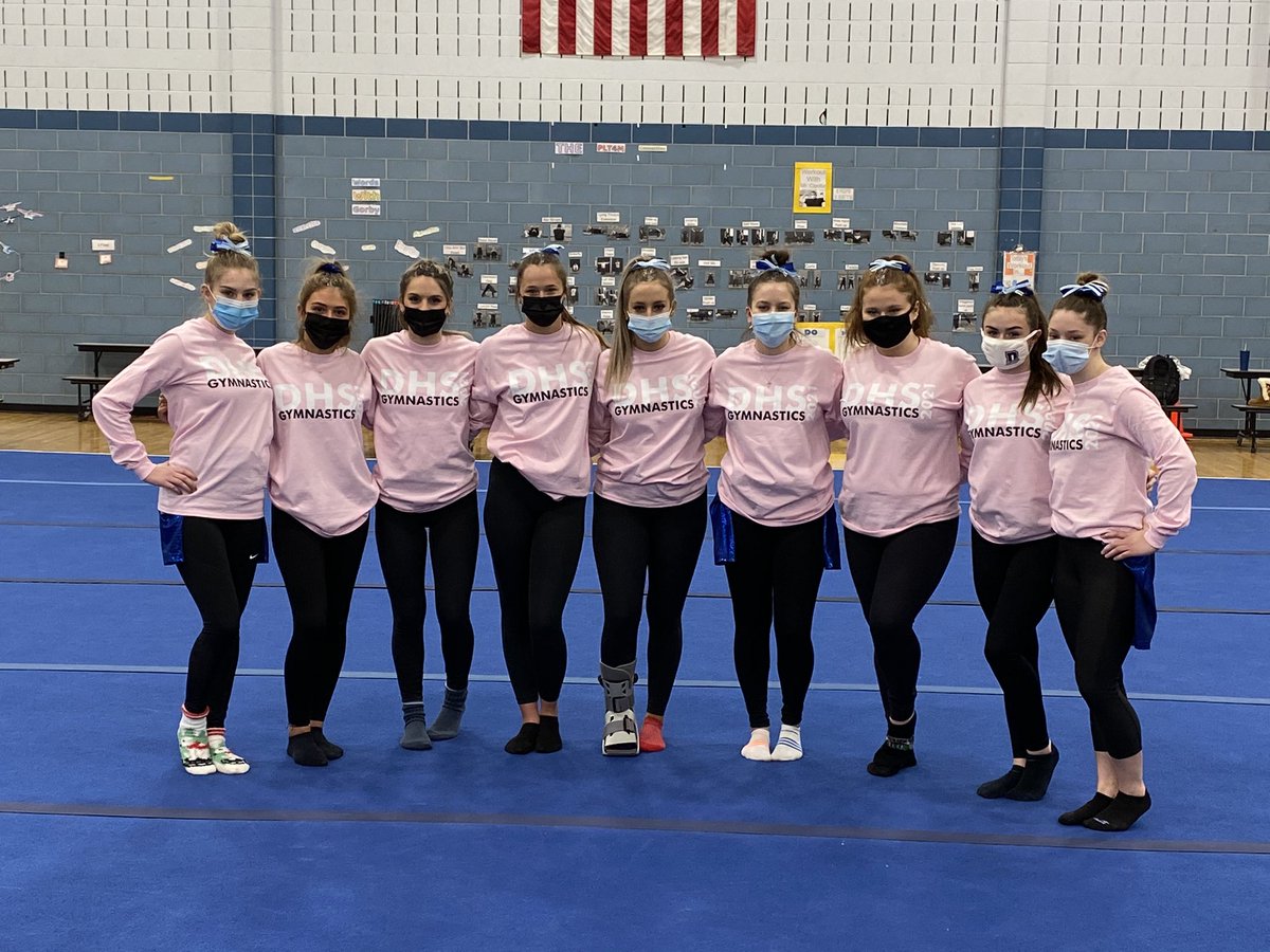 dracutmiddies's tweet photo. Celebrating our gymnastics seniors tonight! Congratulations Class of 2021! #onemoremeet #middiepride #thisisdracut https://t.co/GmyFaoMwN6