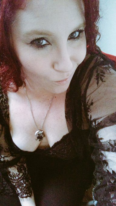 Where's my lace lovers out there? 💋💜 https://t.co/l8f9bcb1m1