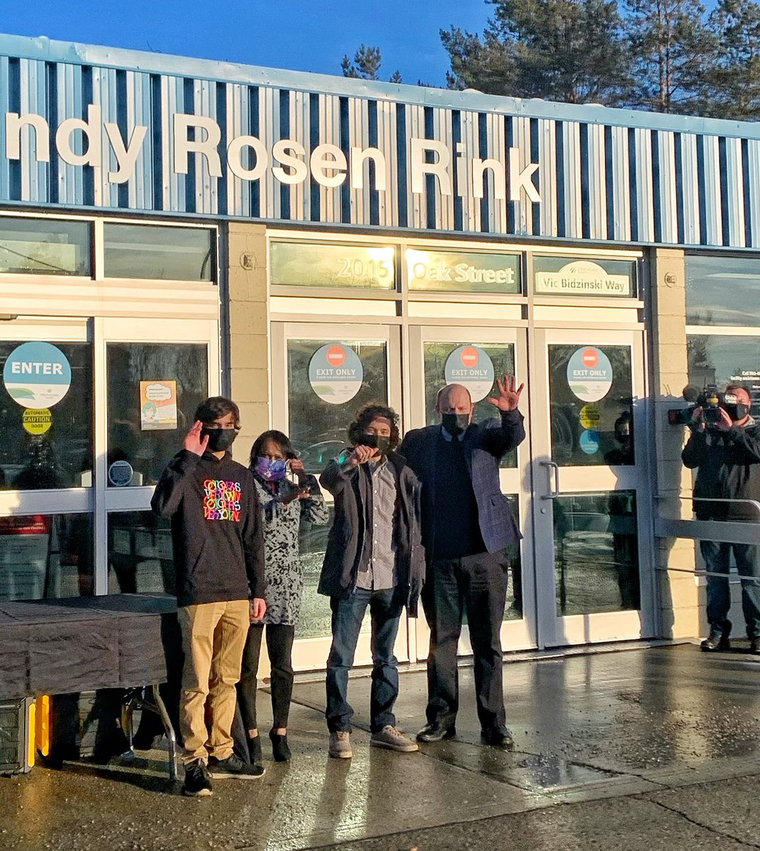 Congrats Coach Randy from your Squires family!  Well deserved and it looks great. #rrstrong <a href="/RedLightHky99/">Randy Rosen</a> <a href="/SPKAC_Official/">SPKAC</a>