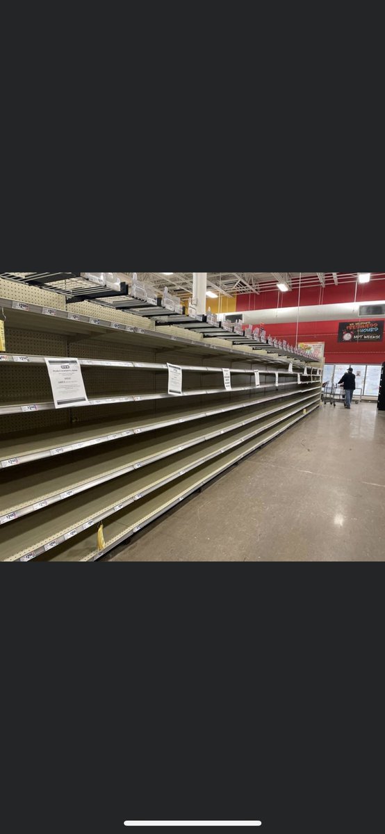 RandleSherry's tweet photo. Texas on the road to recovery as energy is being restored and snow is melting. Baby steps to these stores restocked for those out of food and has pumps full again. 🌟 https://t.co/fiPcUCnUMc
