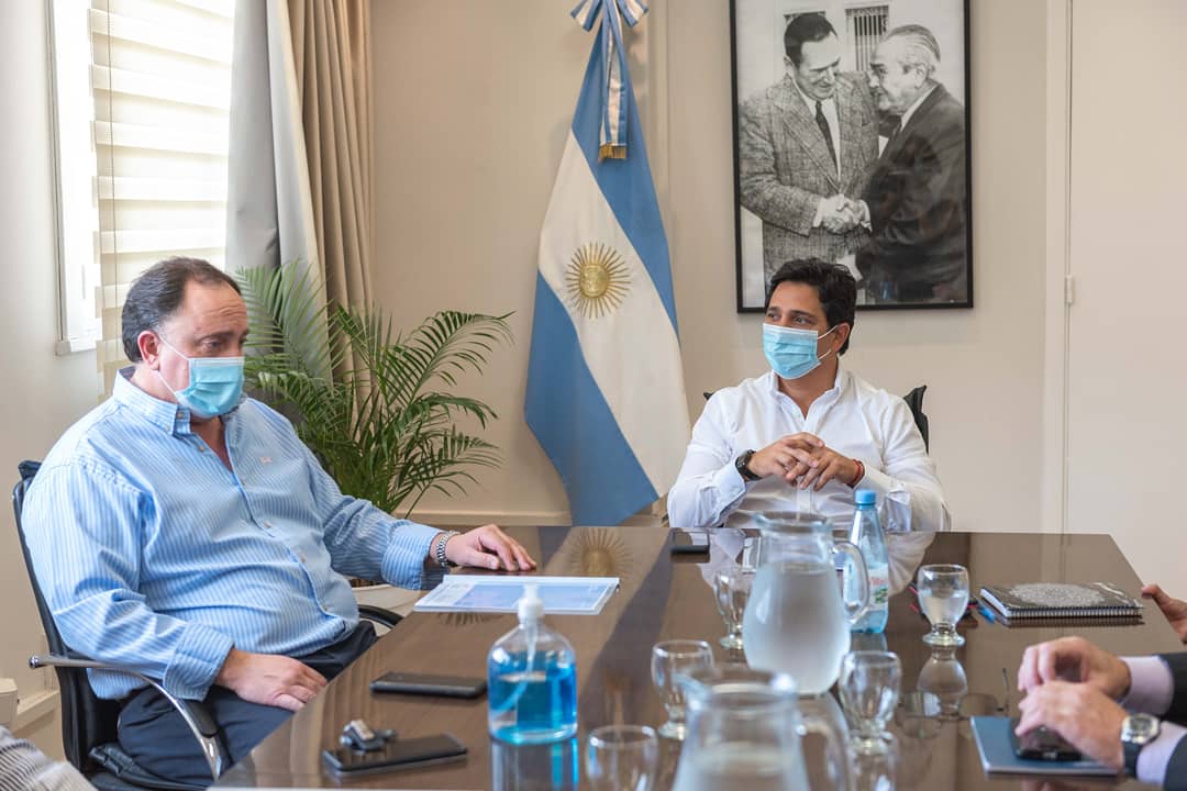 MartinMarinucci's tweet photo. 👥 Me reuní con @javierosunaGLH Presidente de #AUBASA, e Intendente de #LasHeras en uso de licencia. https://t.co/1OX4u0tWwp